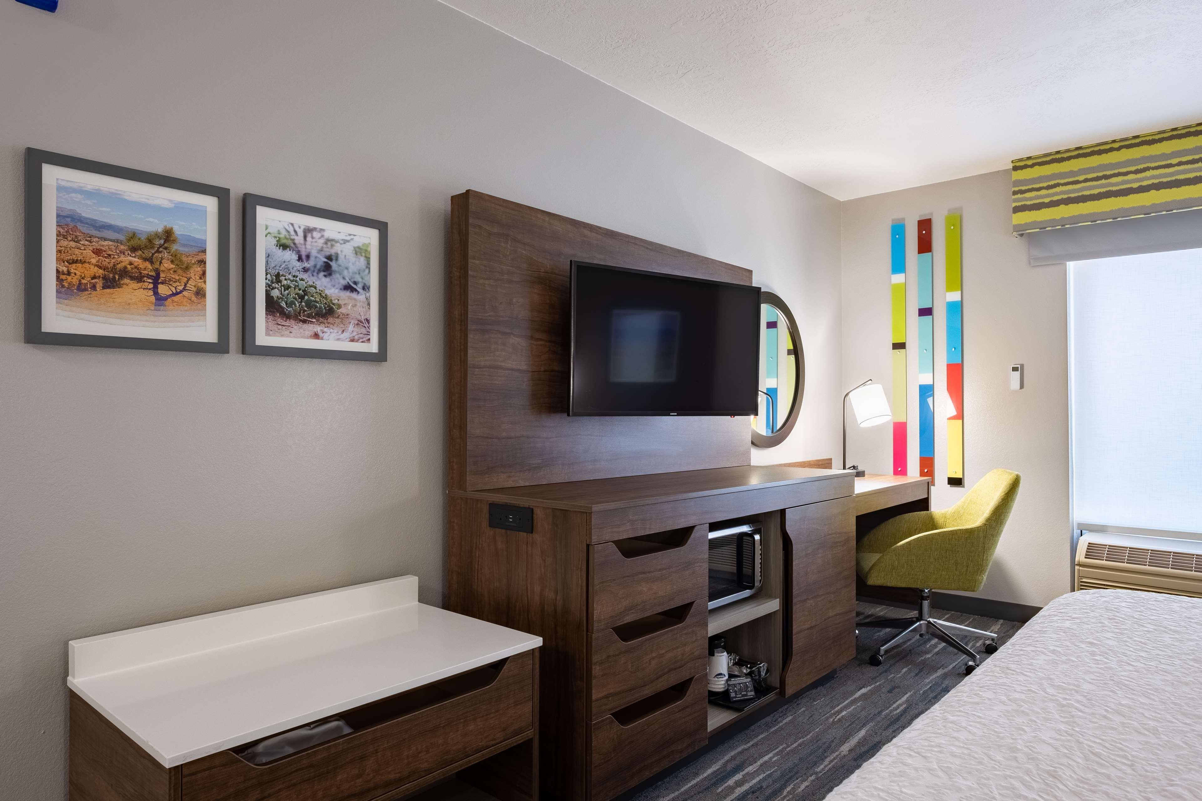 Hampton Inn Richfield Exterior photo